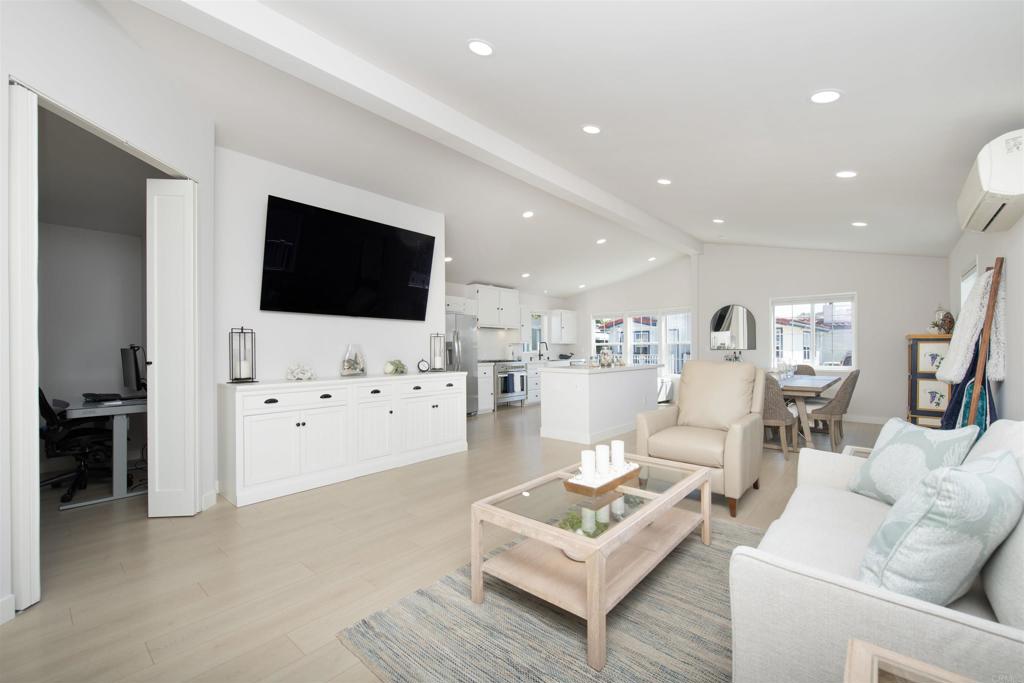 6503 Friendly Place Carlsbad, CA 92011 - Photo 8 of 33