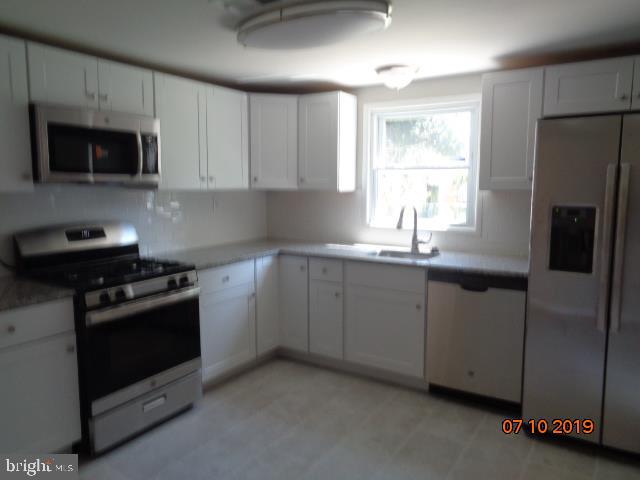 1233 Adams Road Waldorf, MD 20602 - Photo 9 of 25 kitchen