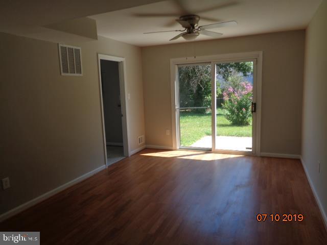 1233 Adams Road Waldorf, MD 20602 - Photo 10 of 25 Family room