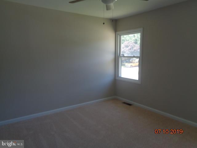 1233 Adams Road Waldorf, MD 20602 - Photo 14 of 25 bed1