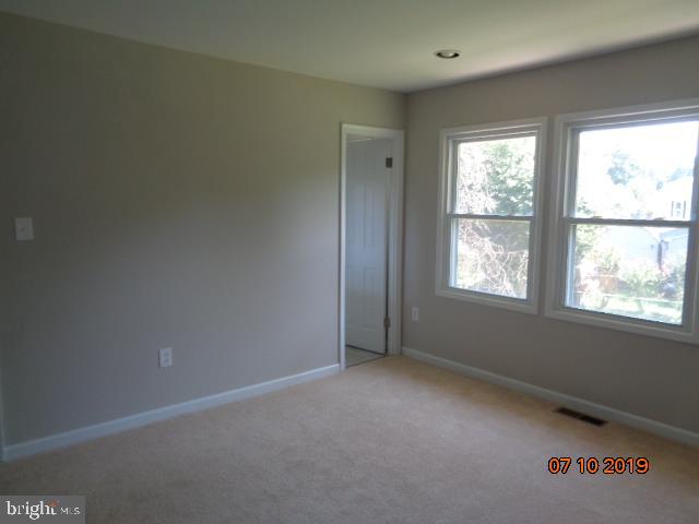 1233 Adams Road Waldorf, MD 20602 - Photo 15 of 25 bed2