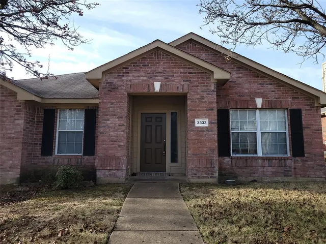 $2,700 | 3333 Pecan Shadow Way, Mesquite, TX 75181
