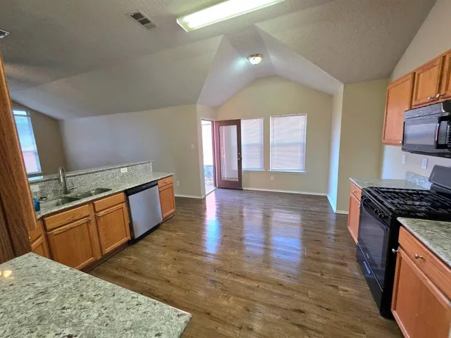 $2,700 | 3333 Pecan Shadow Way, Mesquite, TX 75181