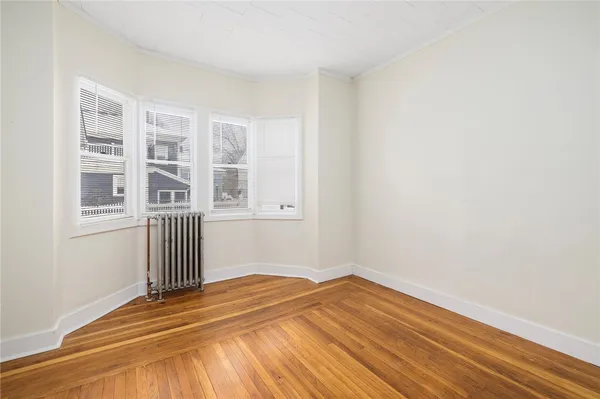 $2,700 | 10 Broad Street, Unit 1, Warren, RI 02885