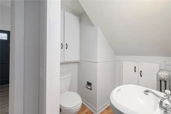 $2,700 | 10 Broad Street, Unit 1, Warren, RI 02885