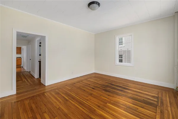 $2,700 | 10 Broad Street, Unit 1, Warren, RI 02885