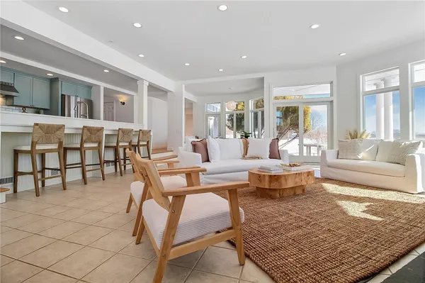 $2,775,000 | 550 Cards Pond Road, South Kingstown, RI 02879