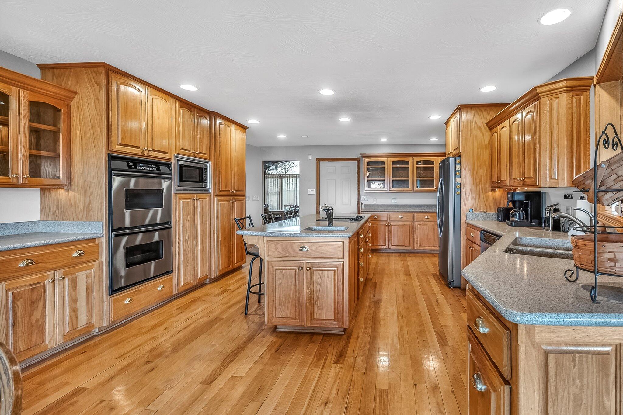 2374 South April Avenue Springfield, MO 65807 - Photo 13 of 47 13-april-34