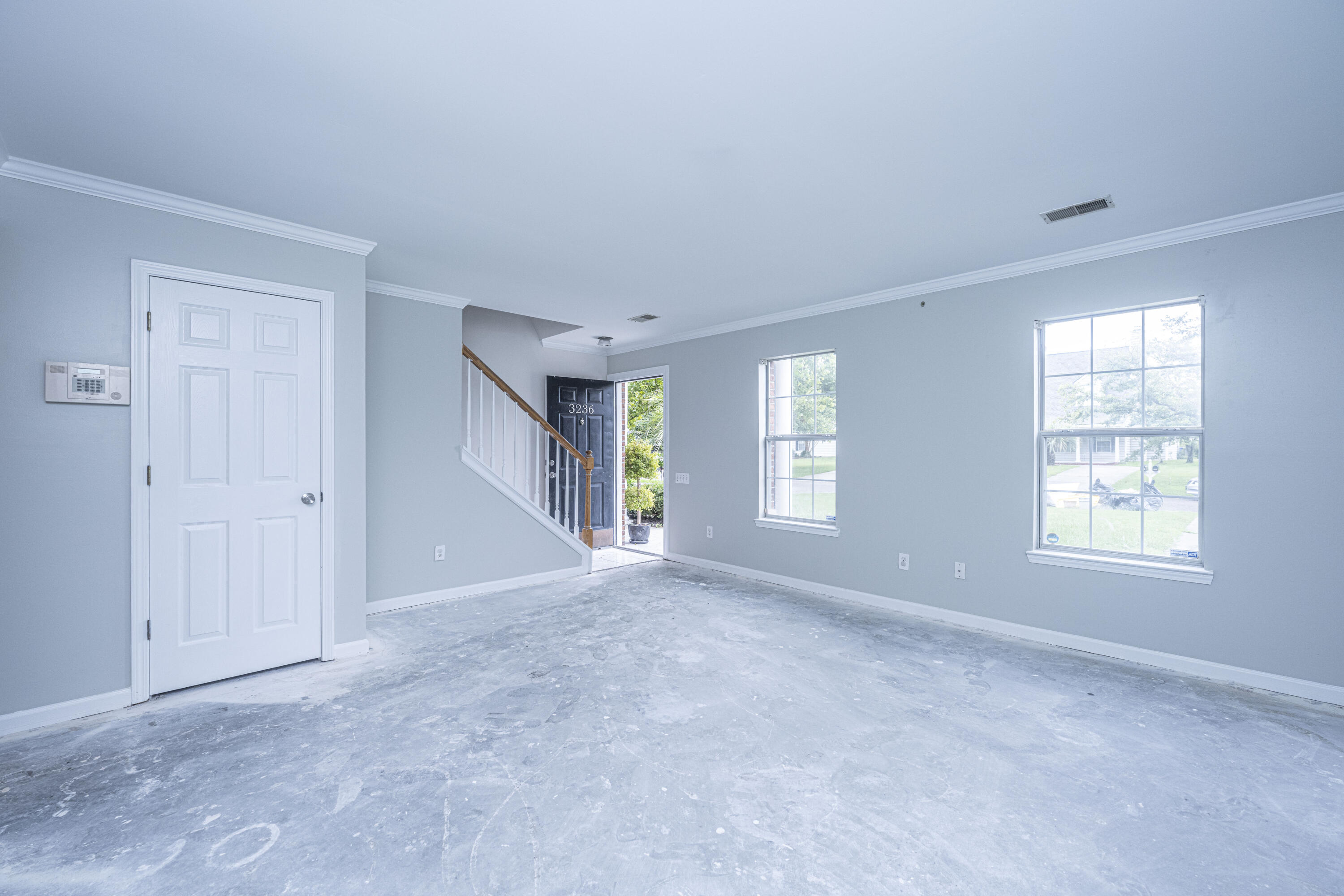 3236 Queensgate Way Mount Pleasant, SC 29466 - Photo 3 of 18 09