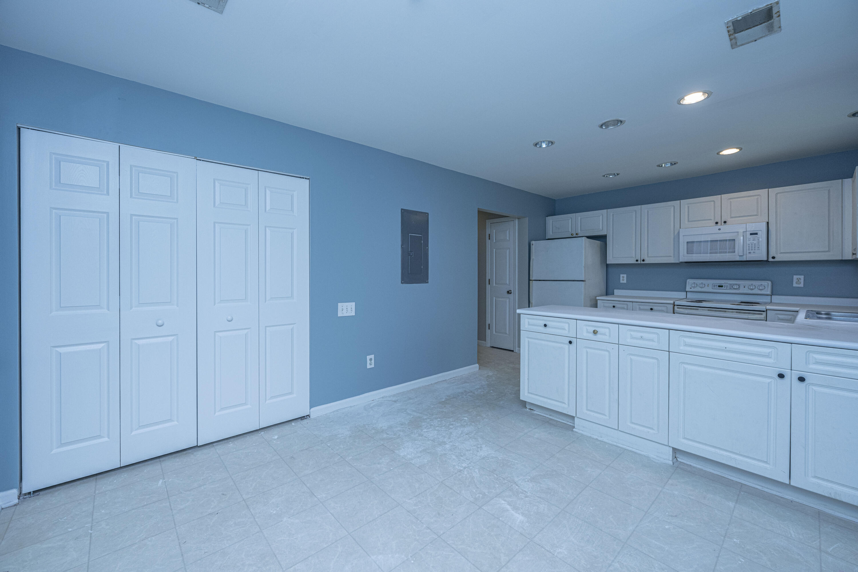 3236 Queensgate Way Mount Pleasant, SC 29466 - Photo 5 of 18 15