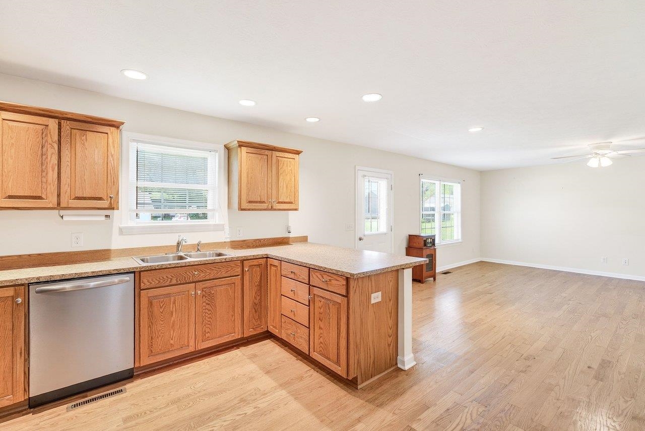 106 7th Street Grottoes, VA 24441 - Photo 14 of 46