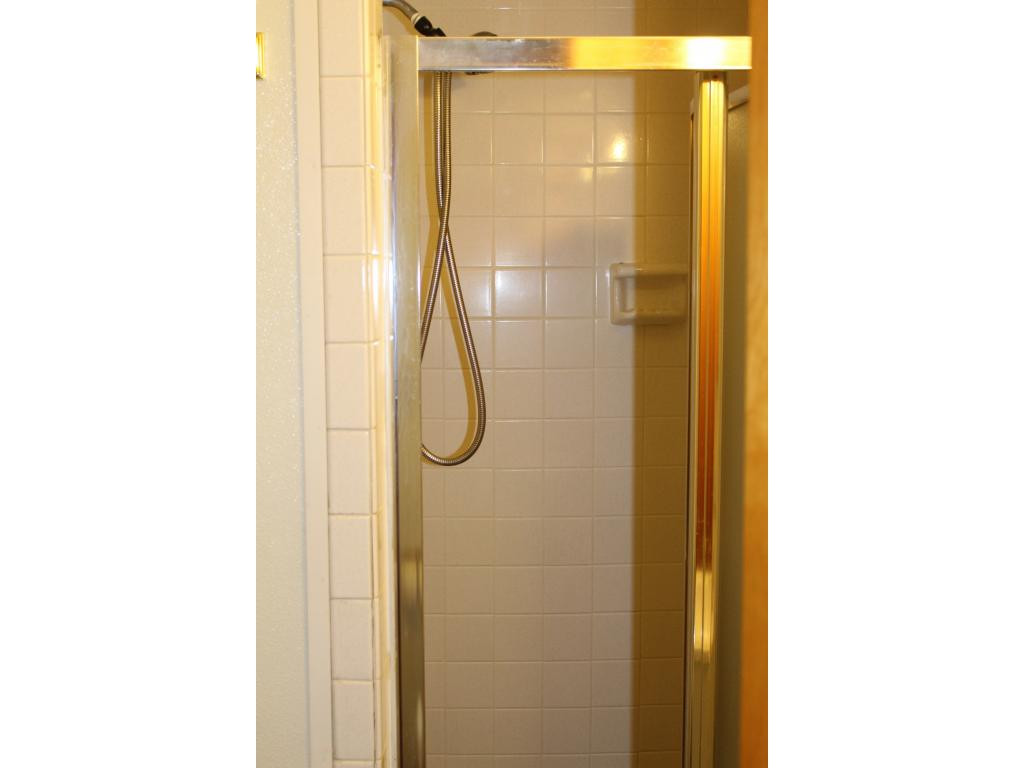 175 Hopson Road Johnson City, TN 37601 - Photo 18 of 28 2 nd bathroom