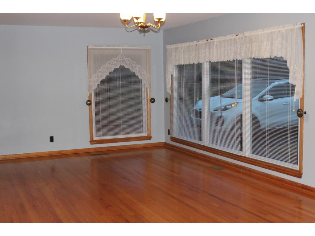175 Hopson Road Johnson City, TN 37601 - Photo 6 of 28 living room