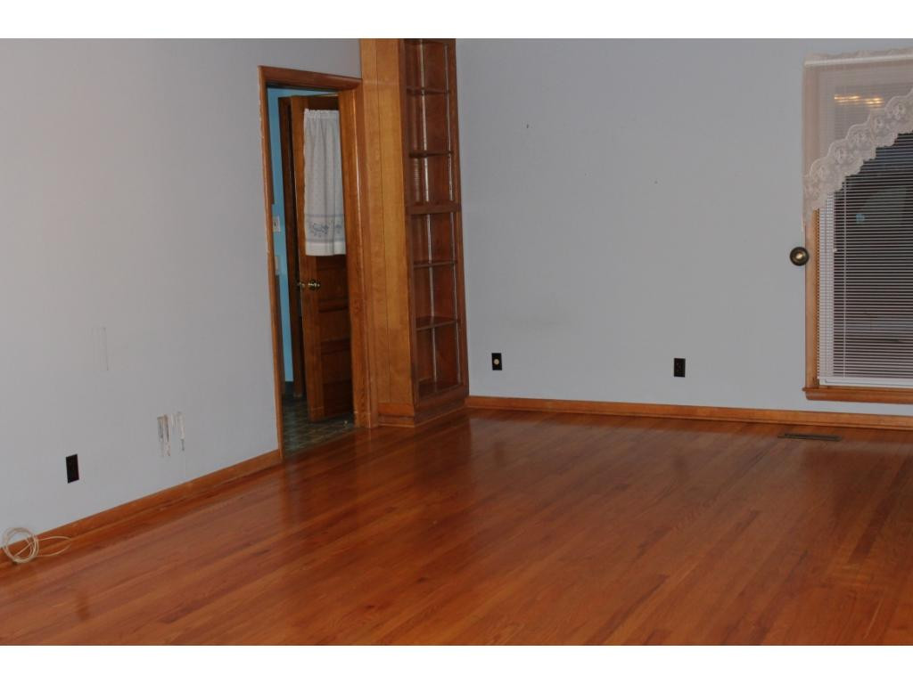 175 Hopson Road Johnson City, TN 37601 - Photo 7 of 28 living room