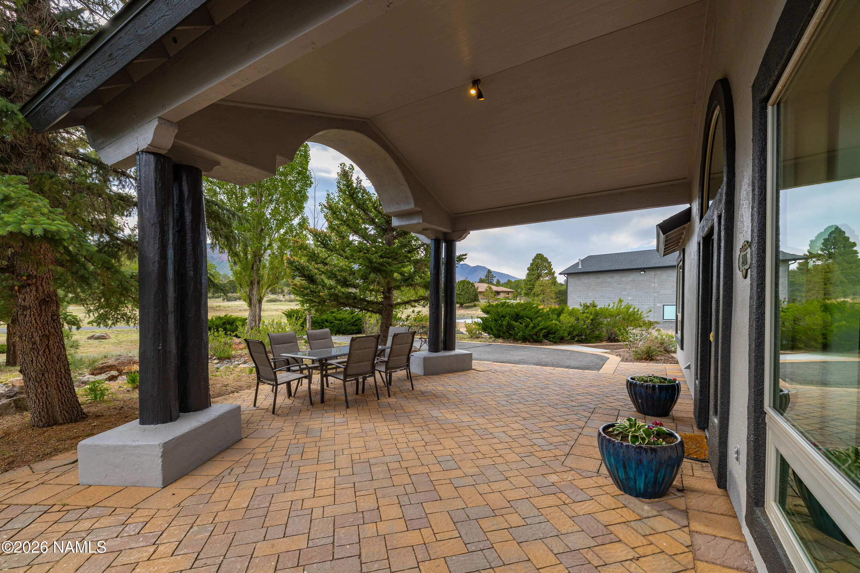 8205 North Reata Road Flagstaff, AZ 86004 - Photo 3 of 45 Covered patio