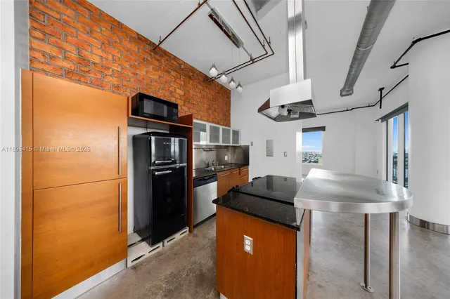 $395,000 | 10 Southwest South River Drive, Unit PHI15, Miami, FL 33130