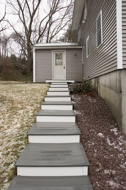 33 Stowe Road Grafton, MA 01519 - Photo 3 of 22 Gallery Image 3