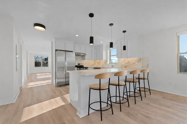 $549,000 | 224 South Western Avenue, Unit B, Chicago, IL 60612