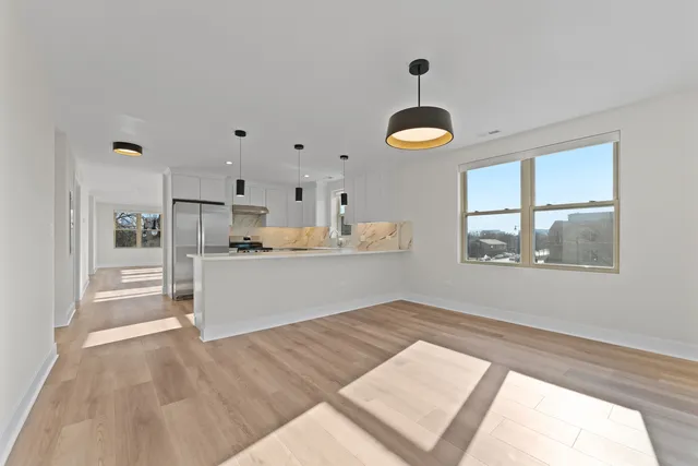 $549,000 | 224 South Western Avenue, Unit B, Chicago, IL 60612