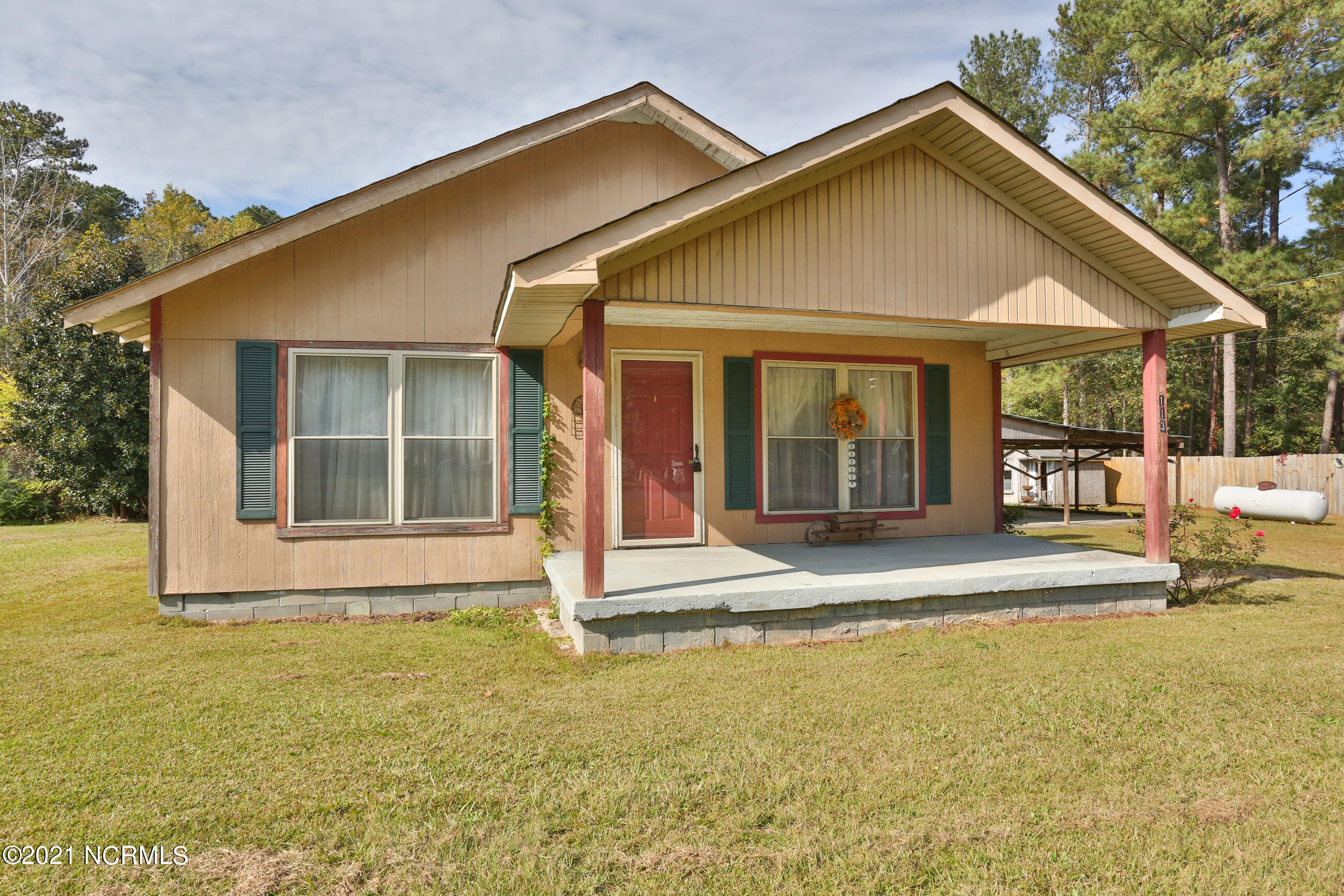 113 Grant Street Rockingham, NC 28379 - Photo 2 of 27 2Z1A0973