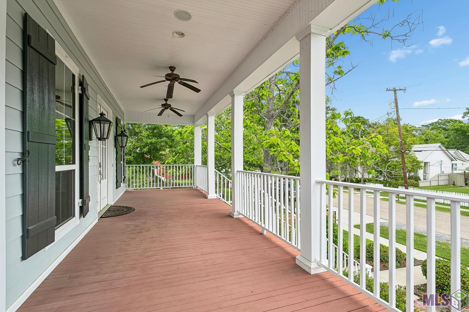 222 Lafitte Street Mandeville, LA 70448 - Photo 3 of 31
