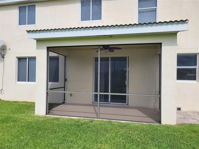 a view of an entrance of the house