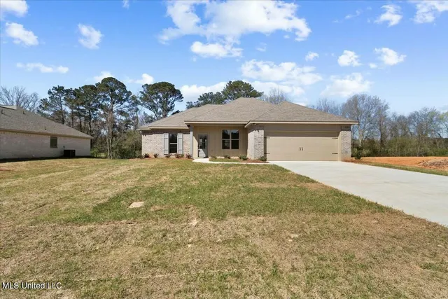 $275,500 | 107 Northeast Adams Avenue, Magee, MS 39111