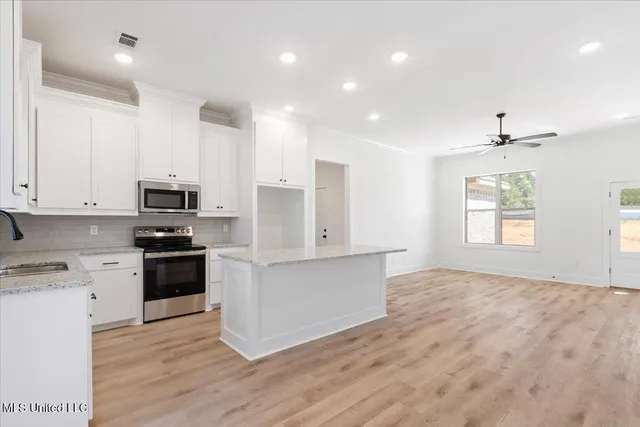 $275,500 | 107 Northeast Adams Avenue, Magee, MS 39111