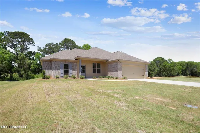 $275,500 | 107 Northeast Adams Avenue, Magee, MS 39111