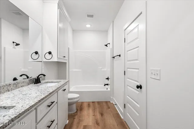 $275,500 | 107 Northeast Adams Avenue, Magee, MS 39111