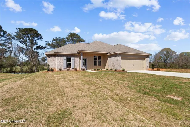 $275,500 | 107 Northeast Adams Avenue, Magee, MS 39111