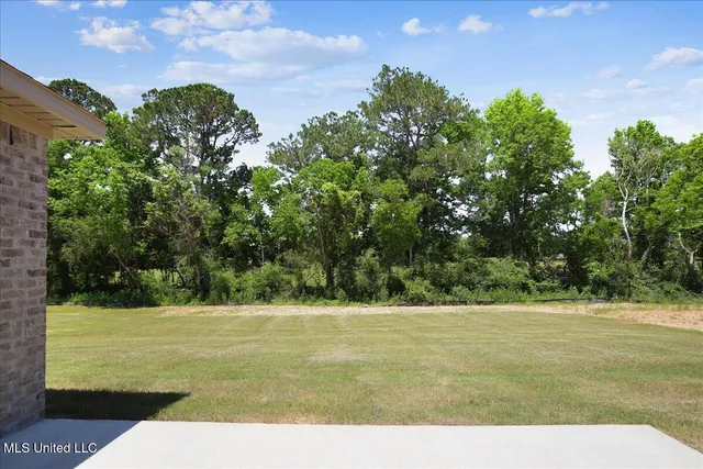 $275,500 | 107 Northeast Adams Avenue, Magee, MS 39111