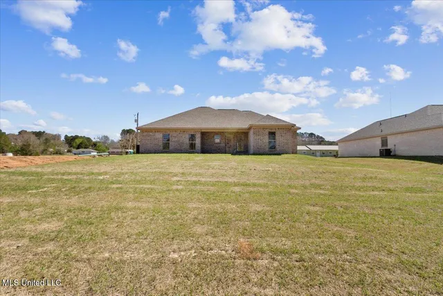 $275,500 | 107 Northeast Adams Avenue, Magee, MS 39111