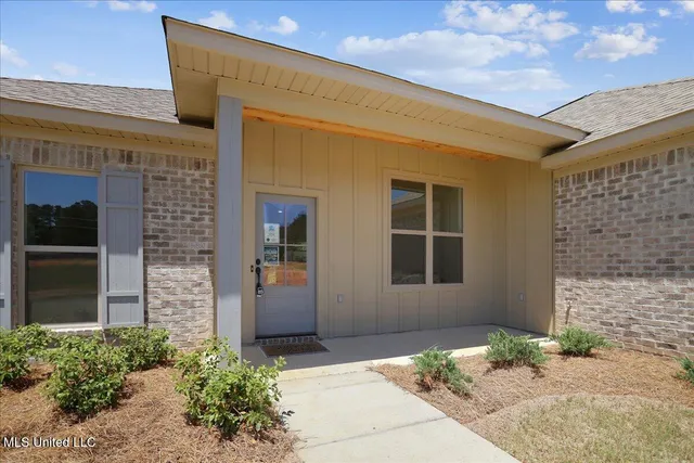 $275,500 | 107 Northeast Adams Avenue, Magee, MS 39111