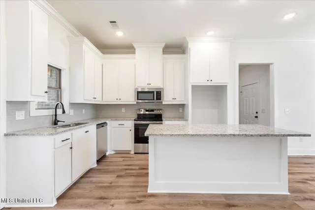 $275,500 | 107 Northeast Adams Avenue, Magee, MS 39111