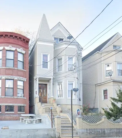 $874,888 | 211 Sunnyside Avenue | Highland Park