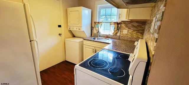 $1,950 | 239 Roosevelt Avenue, Unit 2, Northfield, NJ 08225