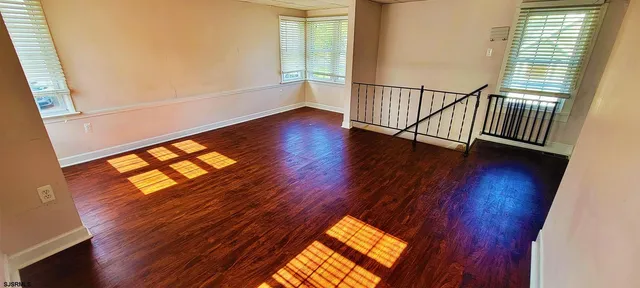 $1,950 | 239 Roosevelt Avenue, Unit 2, Northfield, NJ 08225