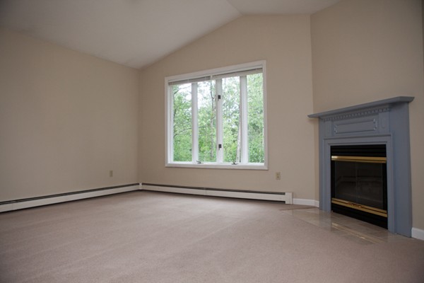 610 Ridgefield Circle, Unit A Clinton, MA 01510 - Photo 7 of 30 Gallery Image 7