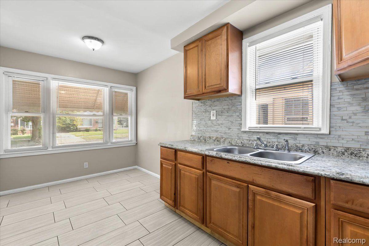 18411 Sunderland Road Detroit, MI 48219 - Photo 10 of 20 Gallery Image 10