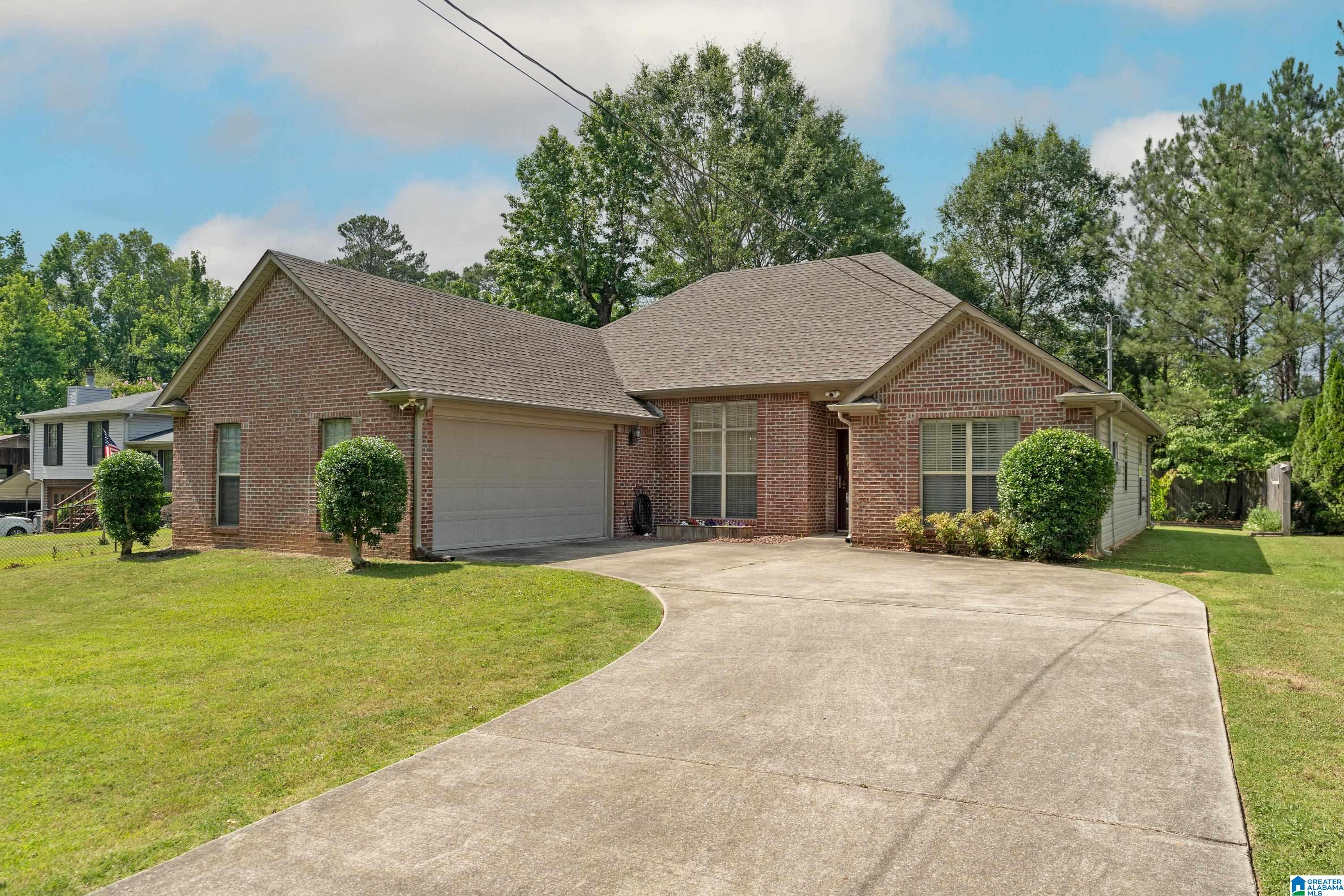 3601 Hilltop Road Southeast Bessemer, AL 35022 - Photo 2 of 32
