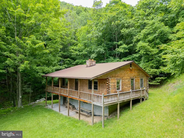$1,295,000 | 1862 Hawbush Road, Circleville, WV 26804