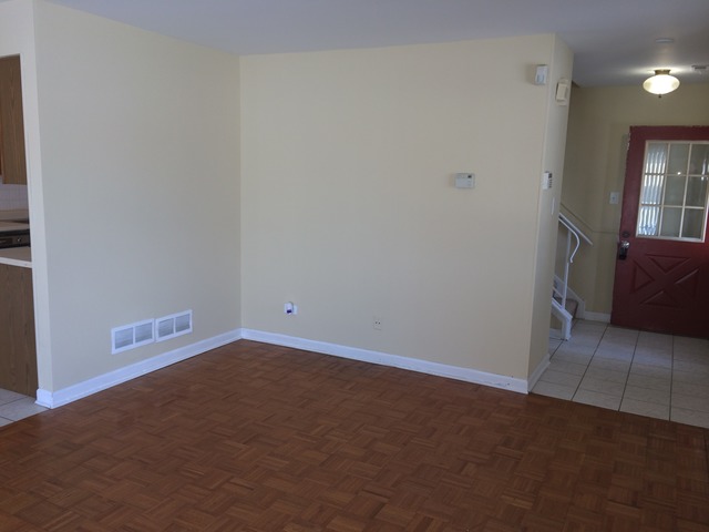17 Churn Road, Unit 23 Matteson, IL 60443 - Photo 3 of 17 an empty room with windows