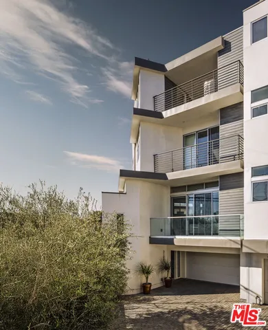 $1,650,000 | 3109 South Dakota Drive, Los Angeles, CA 90034