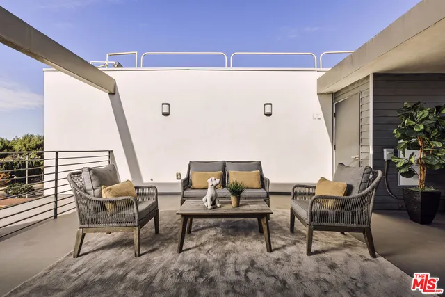 $1,650,000 | 3109 South Dakota Drive, Los Angeles, CA 90034