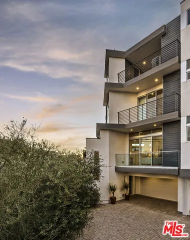 $1,650,000 | 3109 South Dakota Drive, Los Angeles, CA 90034