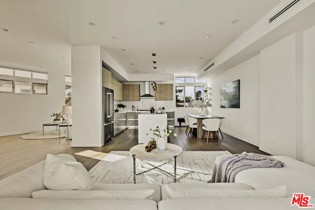 $1,650,000 | 3109 South Dakota Drive, Los Angeles, CA 90034