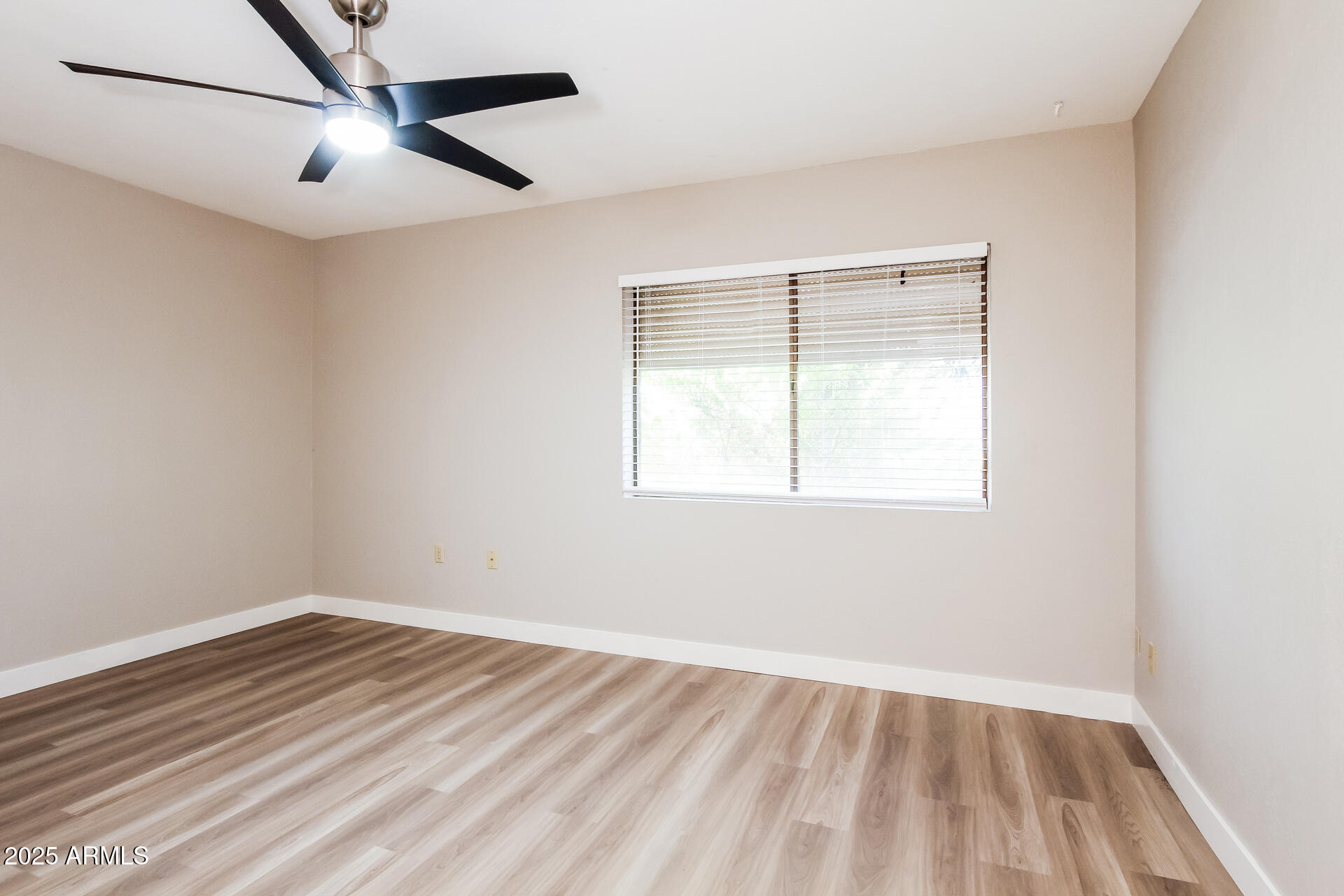 7653 East Vista Drive Scottsdale, AZ 85250 - Photo 10 of 21 12-photo-Bedroom
