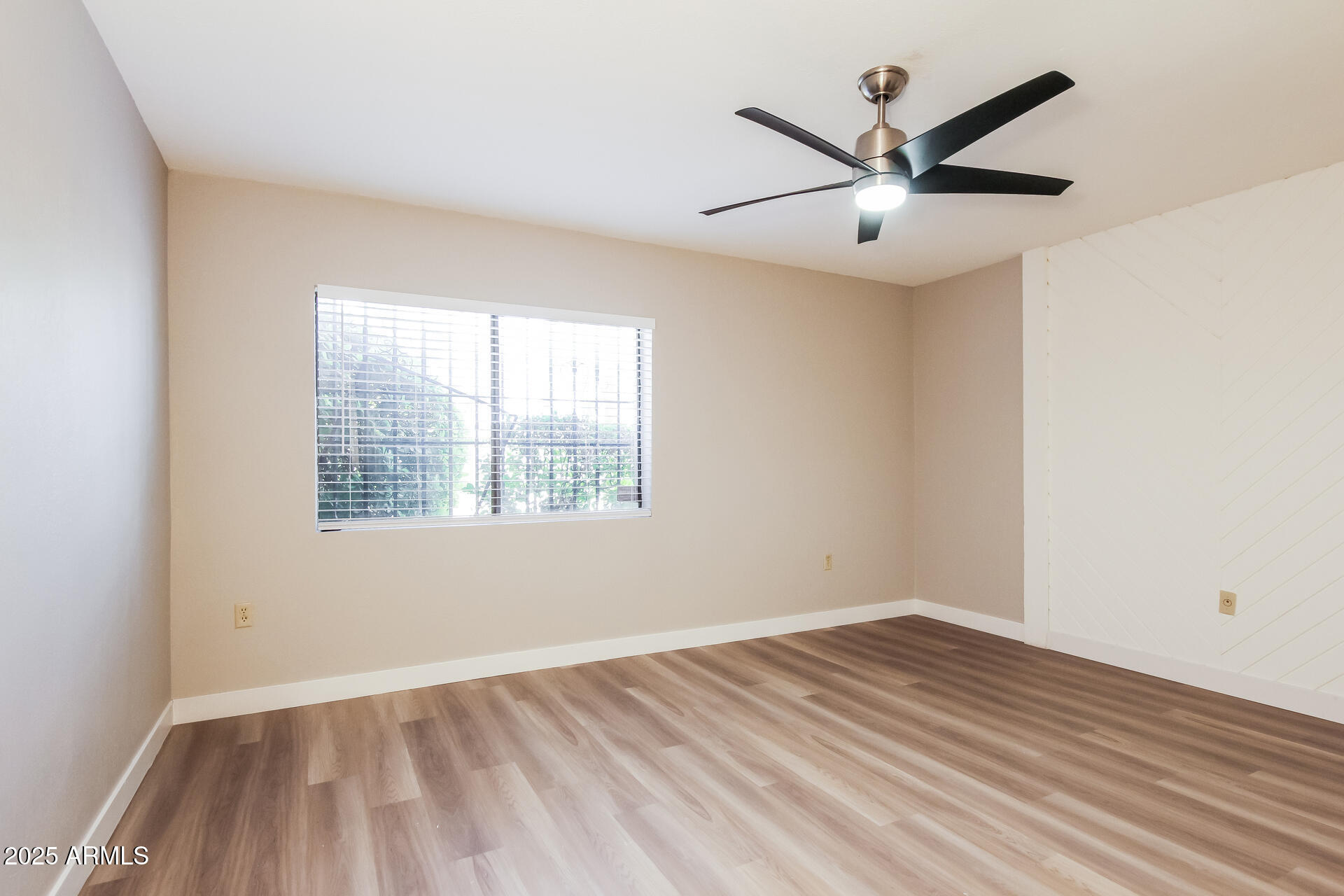 7653 East Vista Drive Scottsdale, AZ 85250 - Photo 11 of 21 13-photo-Bedroom