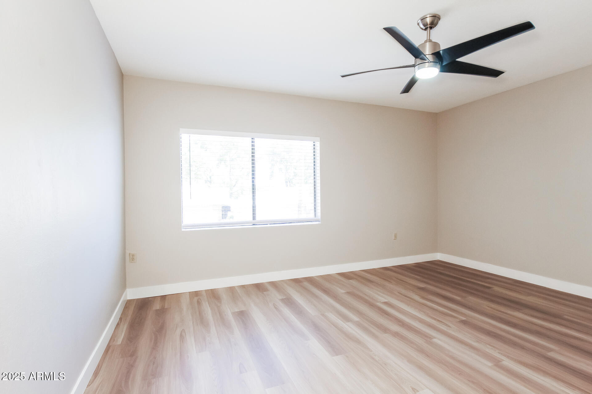 7653 East Vista Drive Scottsdale, AZ 85250 - Photo 5 of 21 7-photo-Main-Bedroom